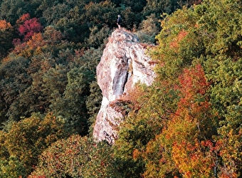 Balade famille : Sentier des Roches de Basseville - SURGY