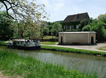 Halte nautique de Villiers-sur-Yonne - VILLIERS-SUR-YONNE