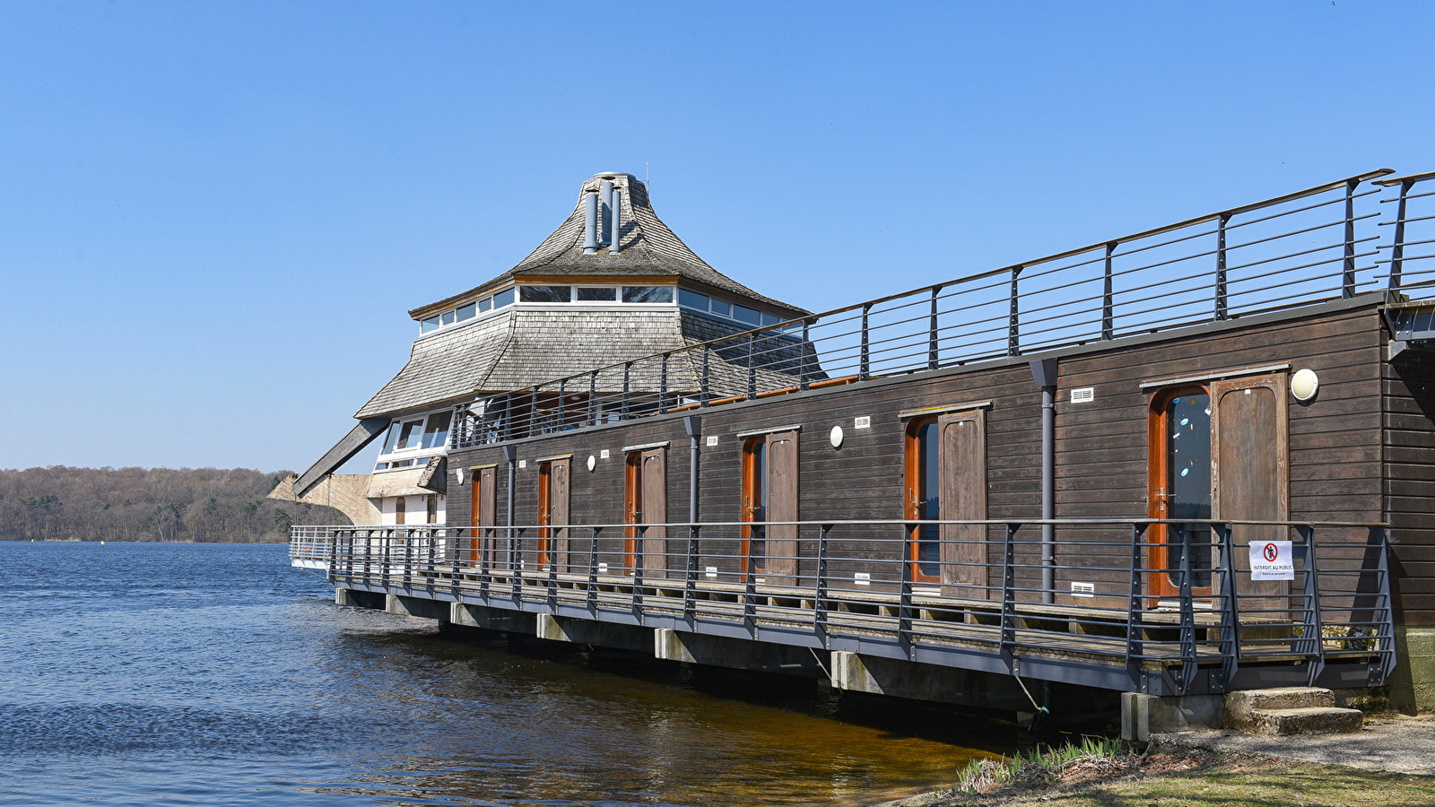 Location  Chambre Cabine n°10 pour 2 personnes Lac des Settons Morvan - Activital