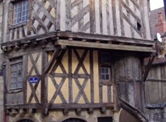 Promenade dans la Cité Médiévale - CLAMECY