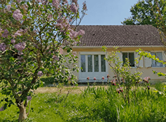 Maison au calme - MYENNES