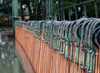 Le Barrage à aiguilles - BICHES