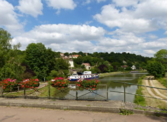 Halte nautique de Chevroches - CHEVROCHES