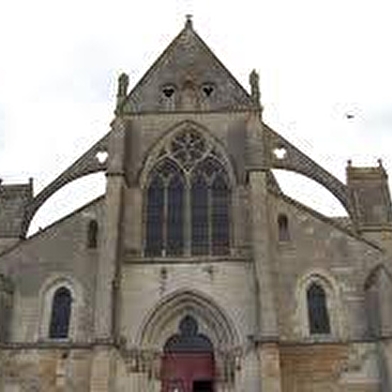 Val du Sauzay - Circuit du château et église de Corbelin 